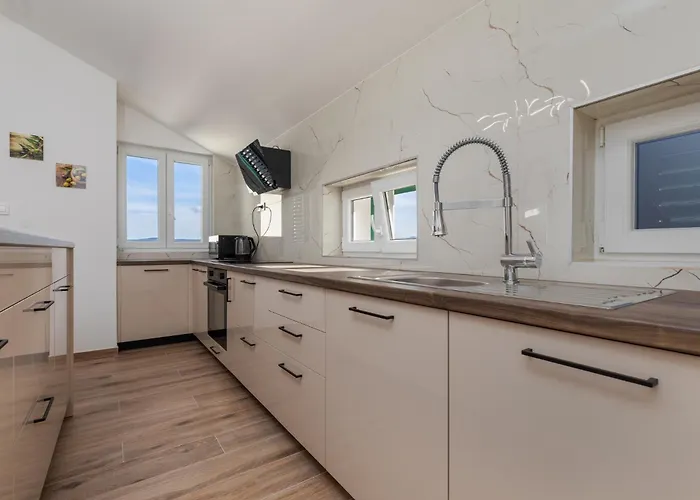 Irena Apartamento Mimice